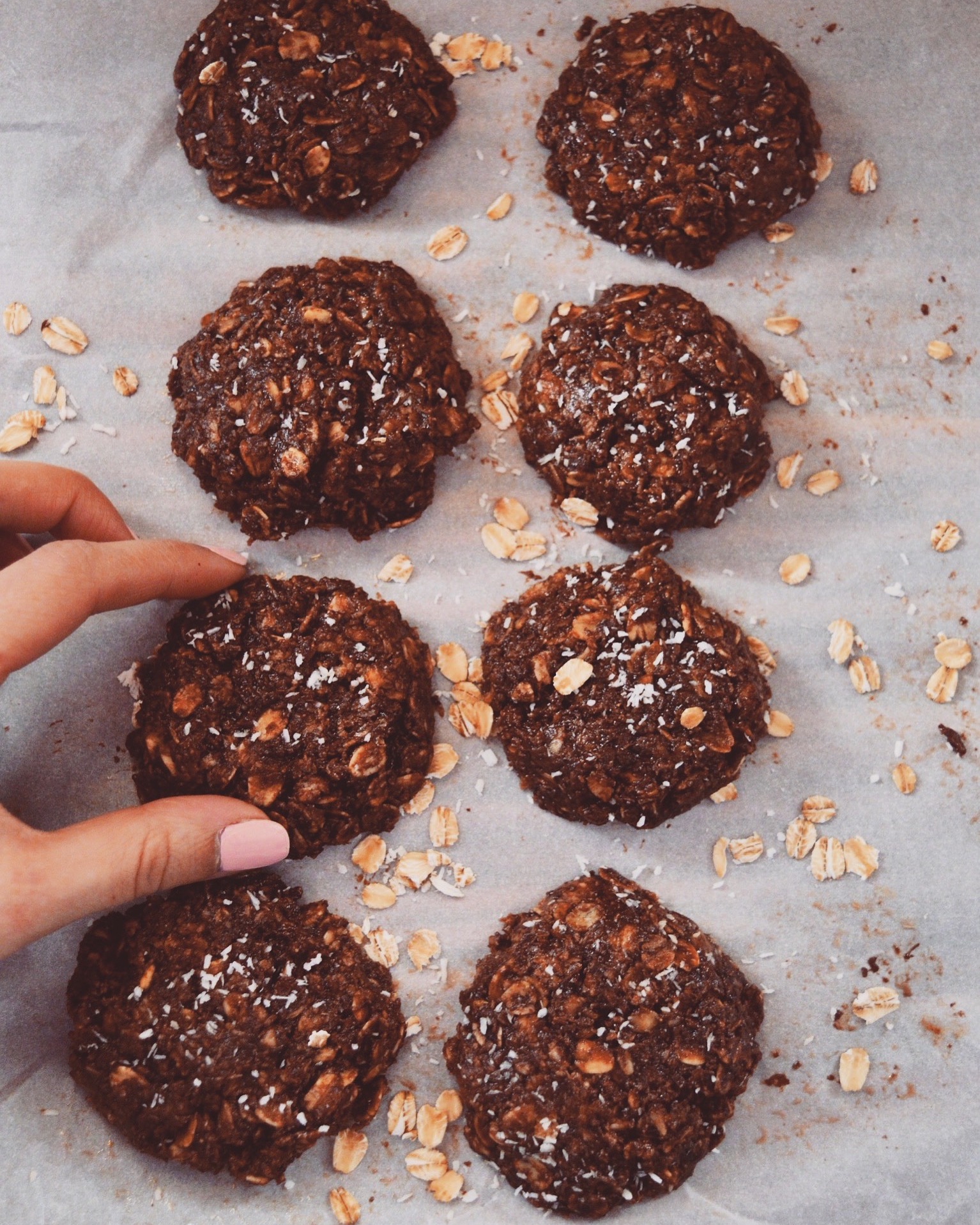 Healthy snack recipes: no bake chocolate coconut cookies