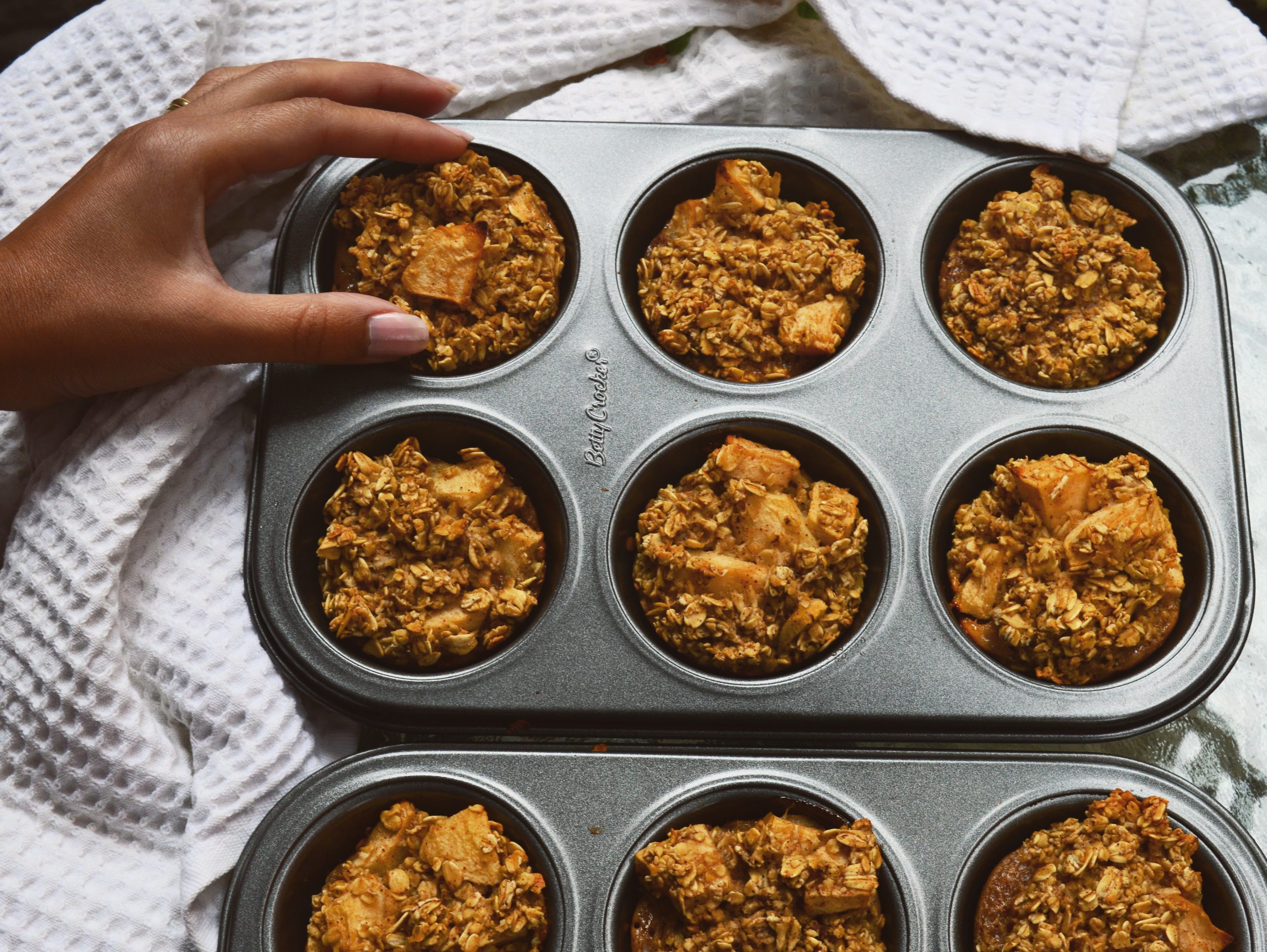 Healthy snack recipes, apple oatmeal cups